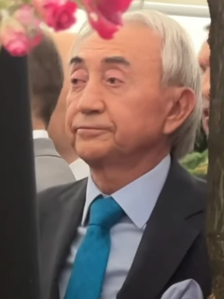 Portrait photo of Miroslav Mišković in a suit and tie